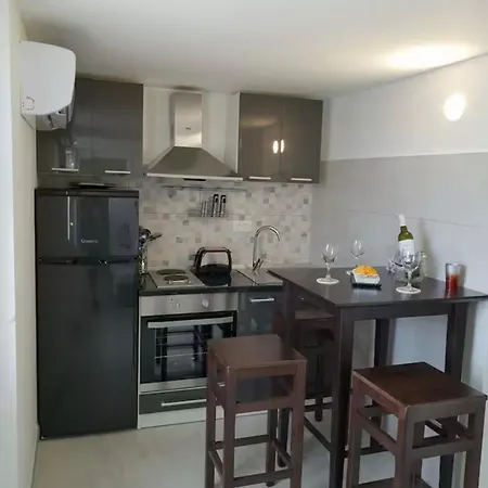 Apartmant With Sea View And Infront Pisak