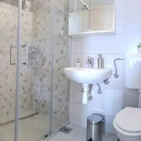 Apartmant With Sea View And Infront Апартаменти Писак
